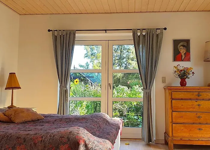 מלון דירות Farmors Hus 3*